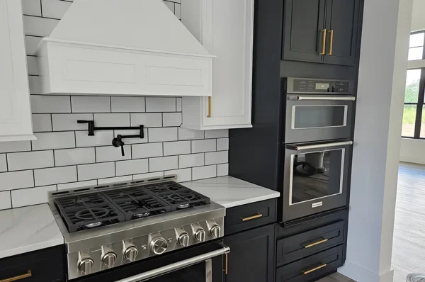 How to Choose the Right Black Range Hood for Your Kitchen