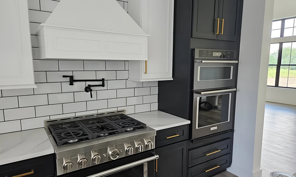 How to Choose the Right Black Range Hood for Your Kitchen